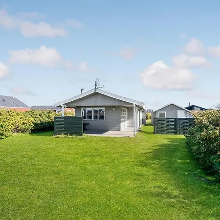Holiday home Gorgeous In With Kitchen Lokken